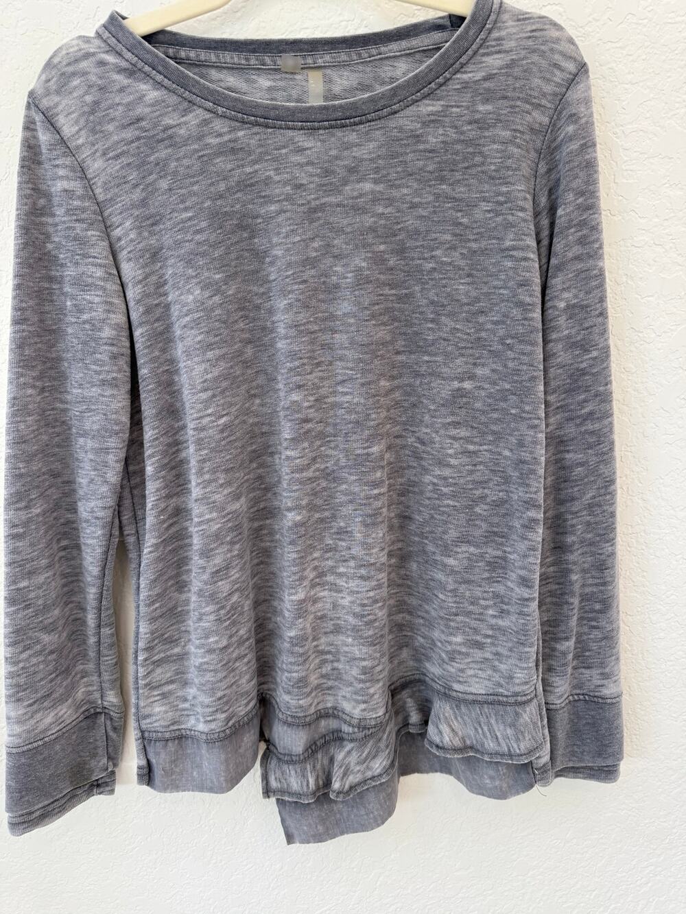 Silverwear Lifestyle Gray Ruffle Uneven Hem Pullover Sweatshirt Womens M